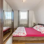 Private Near Exhibition Center Appartement *