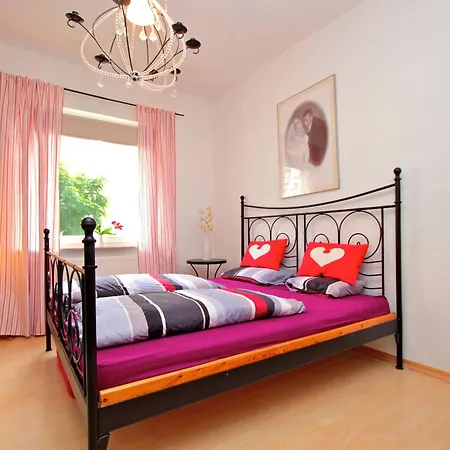 Apartment Private Near Exhibition Center