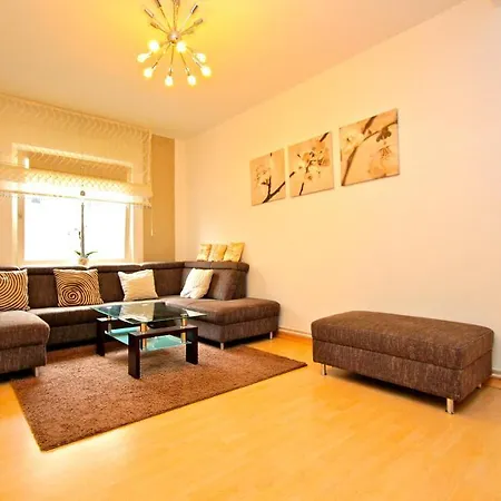 Private Near Exhibition Center Apartment