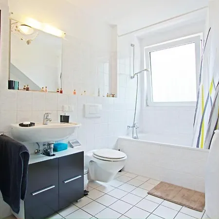 Private Near Exhibition Center Apartment *