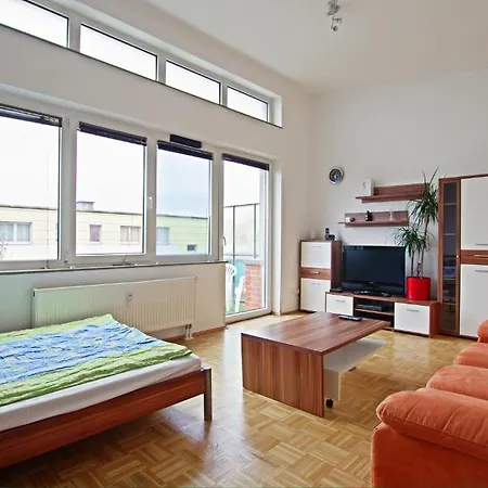 Private Near Exhibition Center Apartman