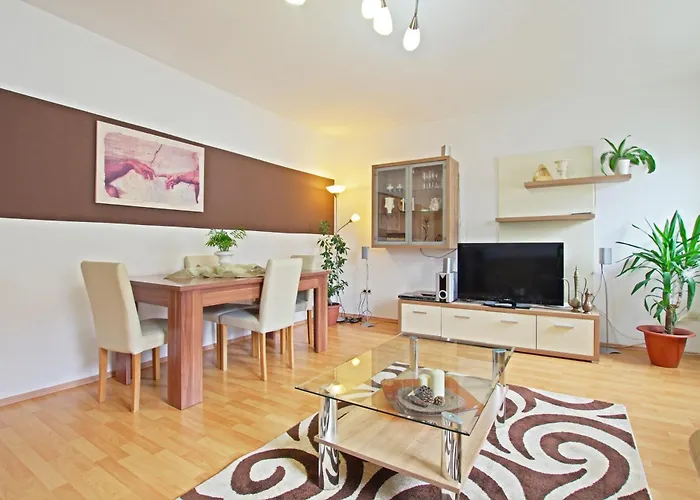 Apartment Private Near Exhibition Center