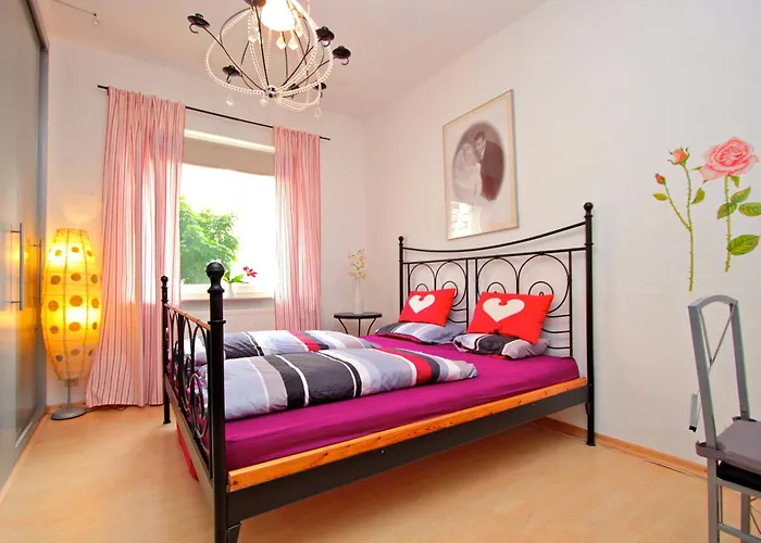 Apartment Private Near Exhibition Center