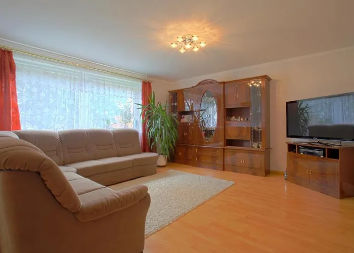 Private Near Exhibition Center Apartment