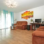 Apartamento Private Near Exhibition Center