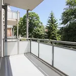 Private Near Exhibition Center Apartamento