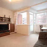 Private Near Exhibition Center Apartamento *
