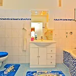 Private Near Exhibition Center Apartamento