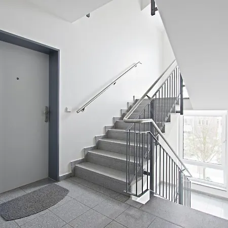 Private Near Exhibition Center Διαμέρισμα *