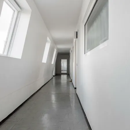 Private Near Exhibition Center Διαμέρισμα *
