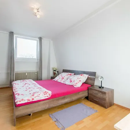 Private Near Exhibition Center * Ανόβερο